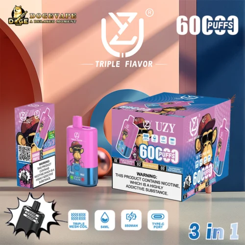 Présentation de la vape jetable Uzy Triple Flavor (6 000 bouffées) : appareil rose et bleu, boîtes d'emballage avec motifs de singes, détails des saveurs (pêche, mangue, ananas, glace Razz bleue, framboise, pastèque), icônes pour la résistance Triple Mesh, batterie 54 ml, 850 mAh et port Type-C, sur fond géométrique avec éclairage tamisé.