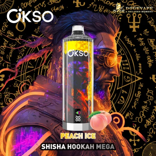 Un appareil de vapotage stylisé au corps transparent, affichant un design intérieur flamboyant, estampillé « Okso », sur fond de silhouette masculine illustrée, aux cheveux et à la barbe bleus et orange, portant des lunettes rondes teintées de jaune. L'arrière-plan présente des symboles et des inscriptions mystiques dorés sur fond noir. Deux pêches et le texte « Peach Ice Shisha Hookah Mega » apparaissent en bas, avec les logos des marques « Okso » et « Dogevape » en haut.